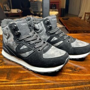 TRETORN Lily 2 Black and Gray Camouflage Lined Hiking Sneakers